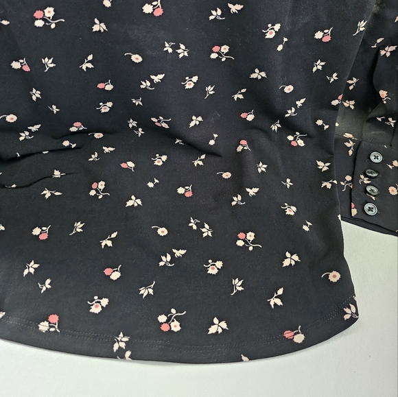 Ann Taylor Blouse Black Floral Small Petite NWT - Picture 3 of 6